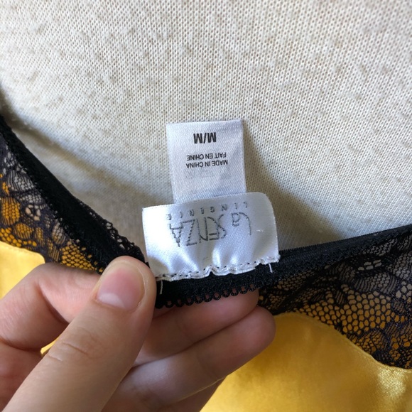 Yellow night slip with black lace detailing - Picture 3 of 3